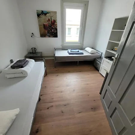 Schoene 3,5 Handwerkerwohnung Free Parking Gute Lage Apartment *