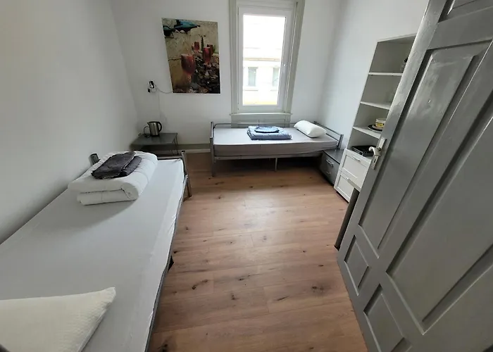 Schoene 3,5 Handwerkerwohnung Free Parking Gute Lage 公寓 *